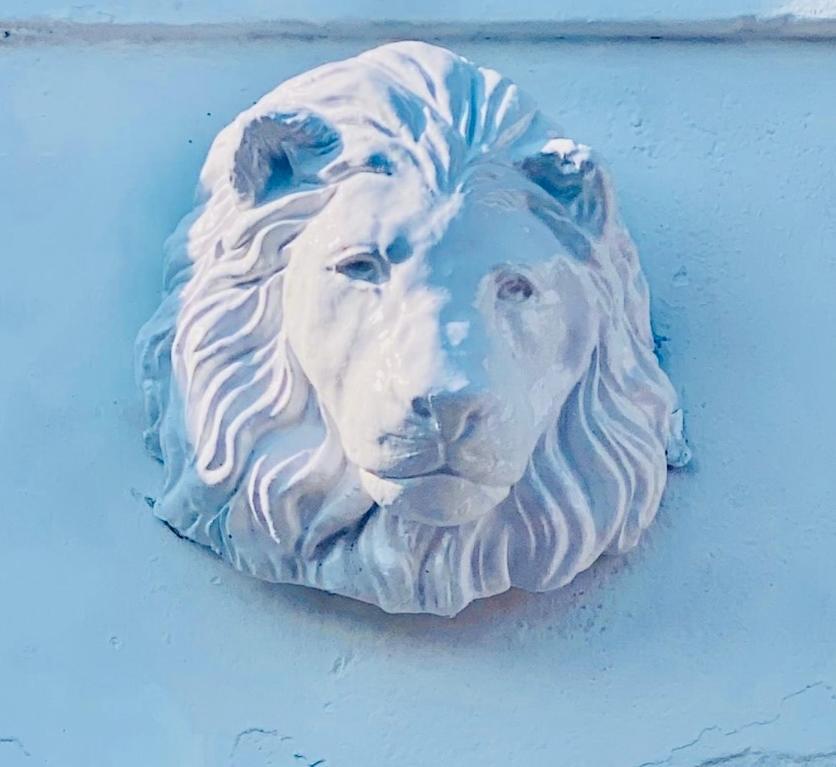 The Lazy Lion - Spacious 2 Bedroom - Town Centre Holiday Home Apartment Port Glasgow Dış mekan fotoğraf
