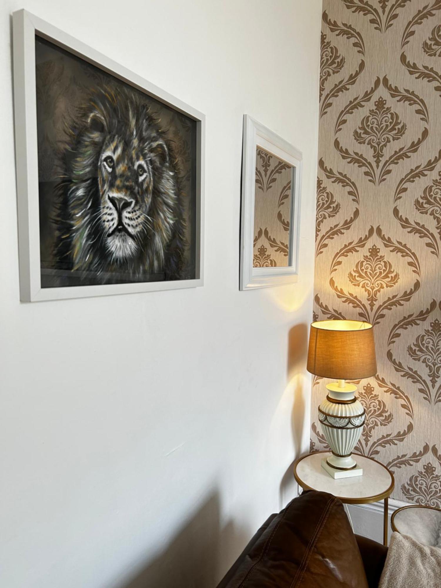The Lazy Lion - Spacious 2 Bedroom - Town Centre Holiday Home Apartment Port Glasgow Dış mekan fotoğraf